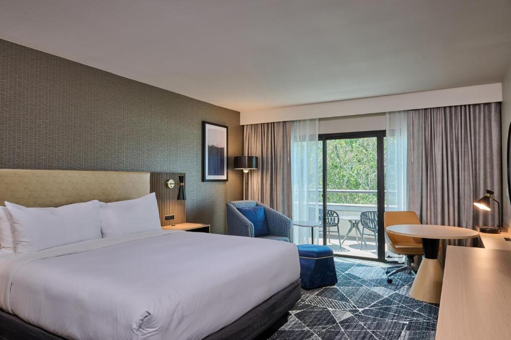 DoubleTree by Hilton Newark-Fremont - 