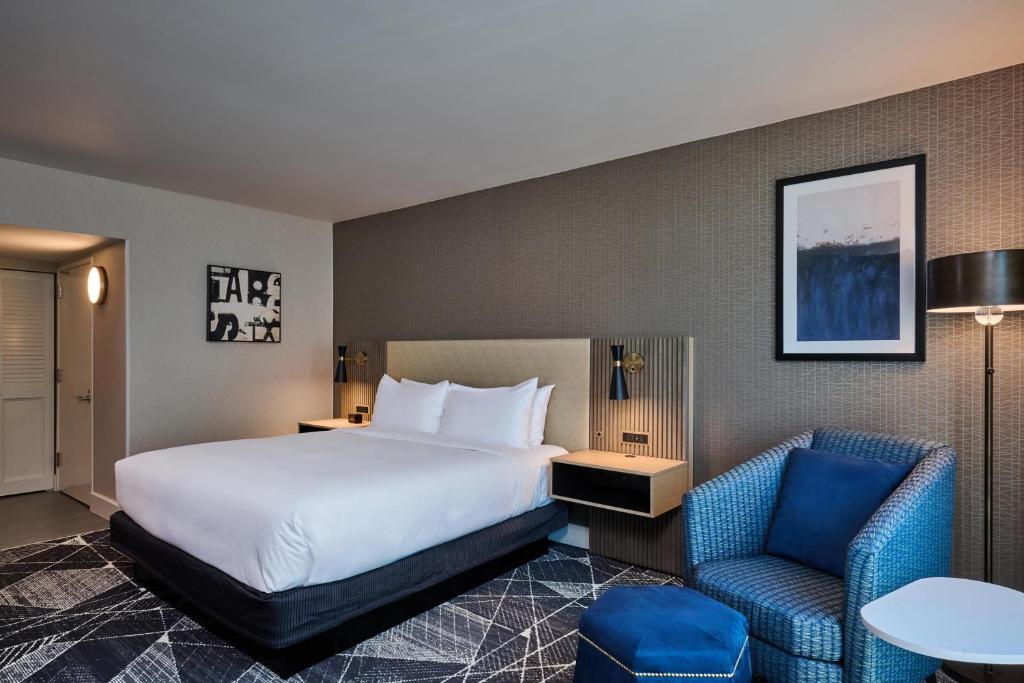 DoubleTree by Hilton Newark-Fremont - 