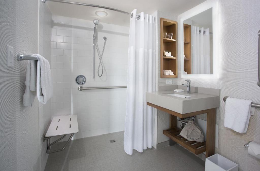 New York Hilton Midtown - 