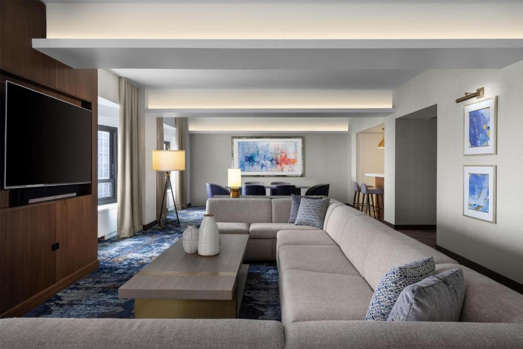 New York Hilton Midtown - 