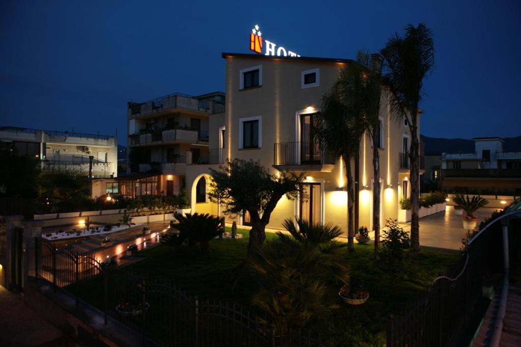 Budova, kde se hotel nachází