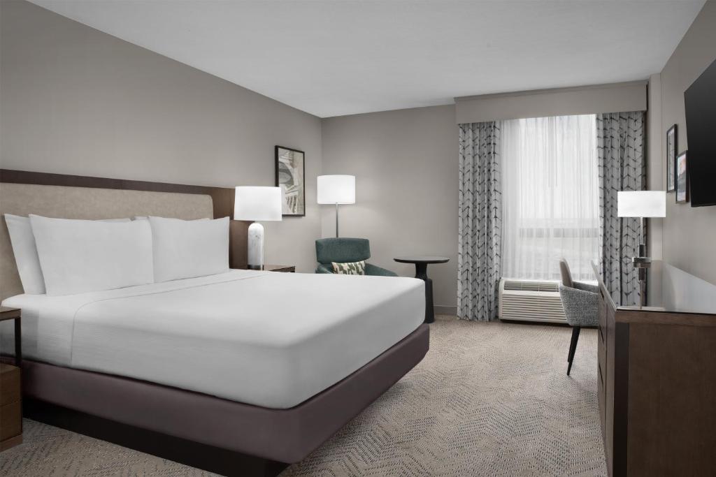 DoubleTree by Hilton Philadelphia Airport - 