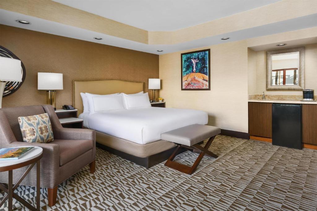 Hilton Phoenix Airport - 