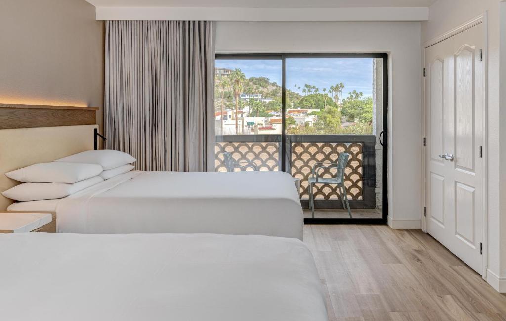 Hilton Phoenix Resort at the Peak - 
