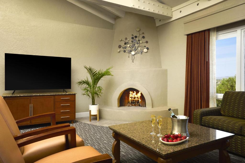 Hilton Phoenix Tapatio Cliffs Resort - 