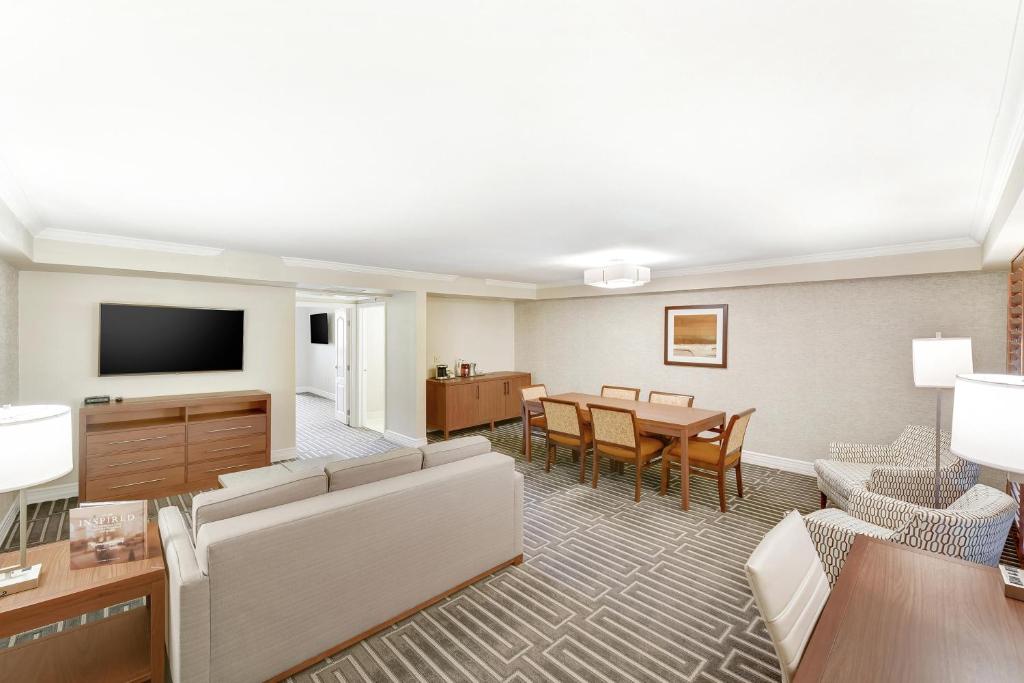 Hilton Phoenix Tapatio Cliffs Resort - 