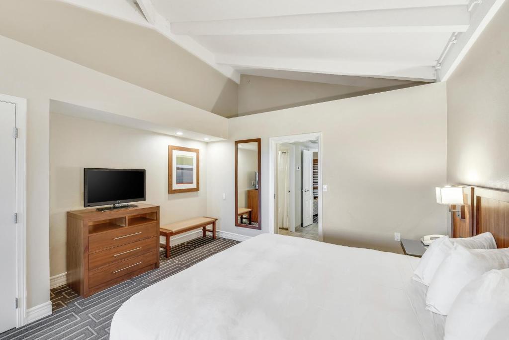 Hilton Phoenix Tapatio Cliffs Resort - 