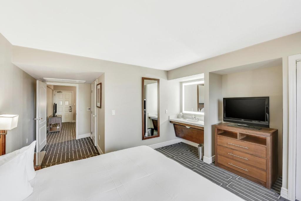 Hilton Phoenix Tapatio Cliffs Resort - 
