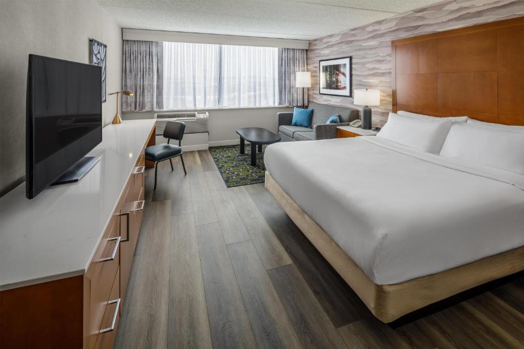 DoubleTree by Hilton Rochester - 