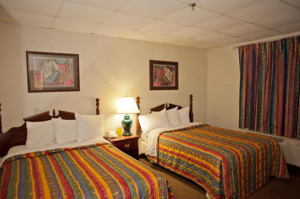 Days Inn by Wyndham Parsippany - Double Room With Two Double Beds - Smoking