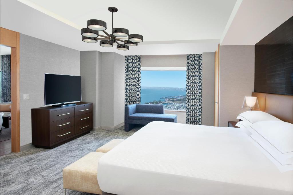 Hilton San Diego Bayfront - 