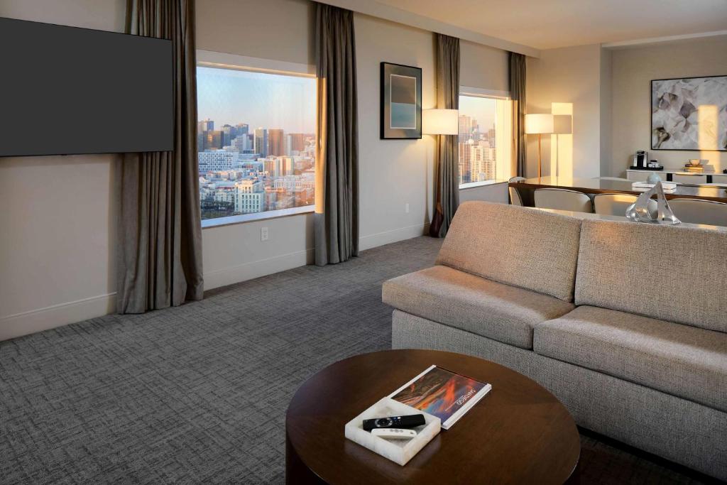 Hilton San Diego Bayfront - 