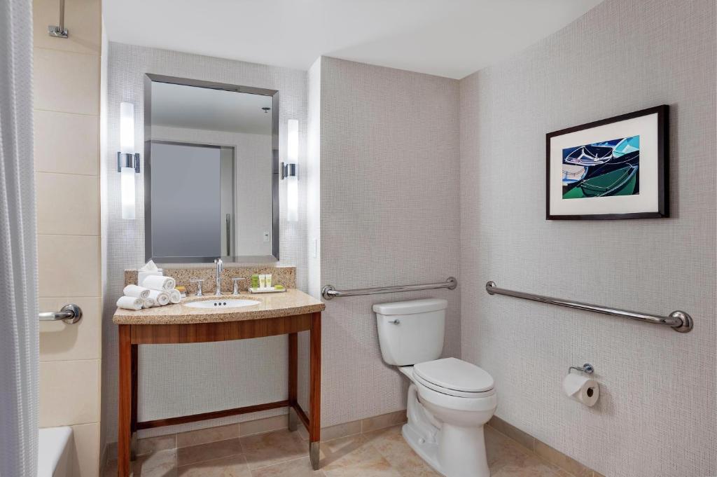 Hilton San Diego Bayfront - 