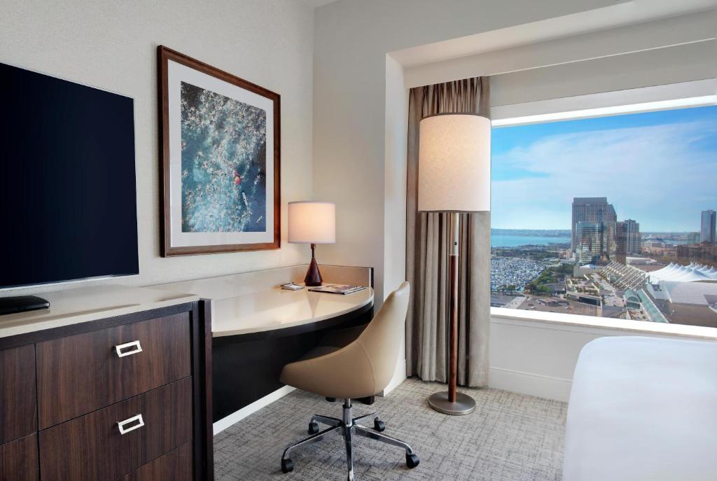 Hilton San Diego Bayfront - 
