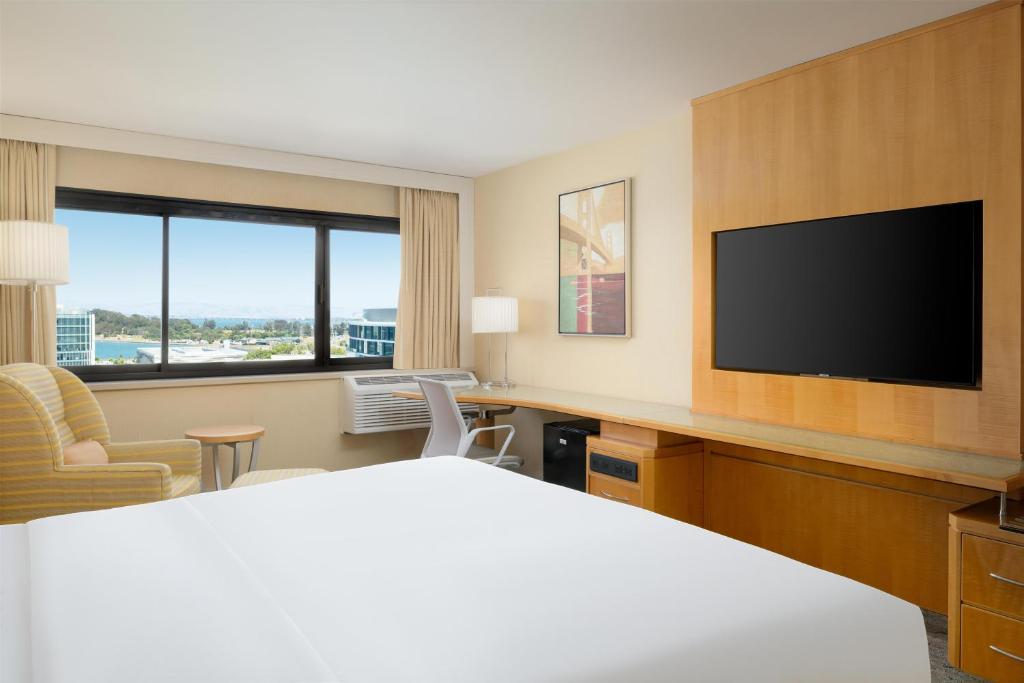 Hilton San Francisco Airport Bayfront - No Resort Fee - 