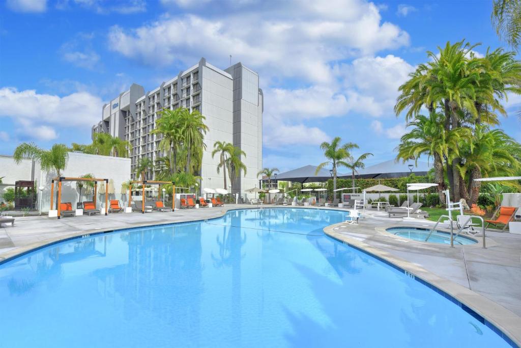 Hilton Irvine/Orange County Airport - Housity