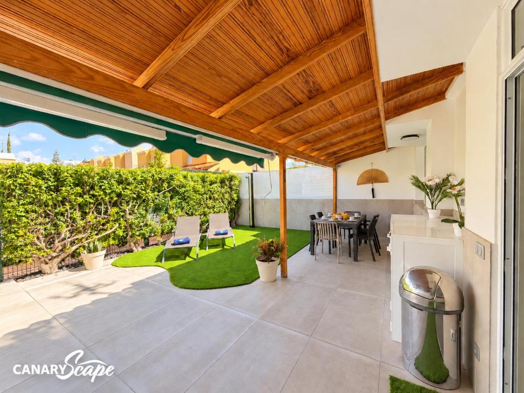 4br and 2 baths parking good location maspalomas