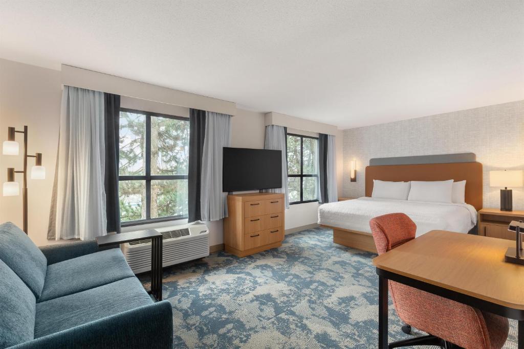 Hampton Inn & Suites by Hilton Langley-Surrey - 