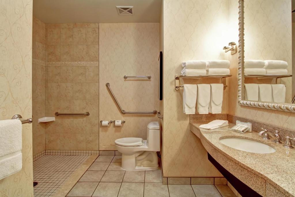 Hilton Garden Inn Ottawa Airport - 