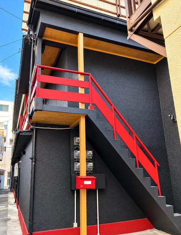 宝の宿 Treasure Inn Osaka
