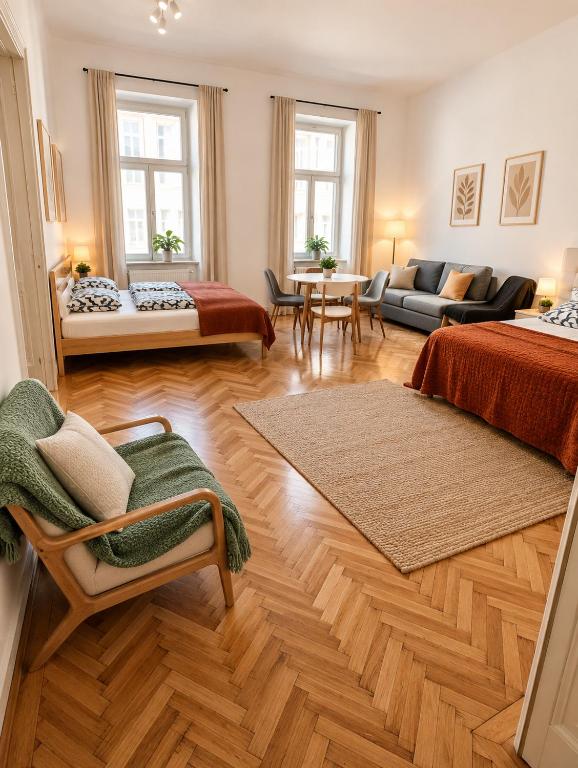 Huge Antik Apartment