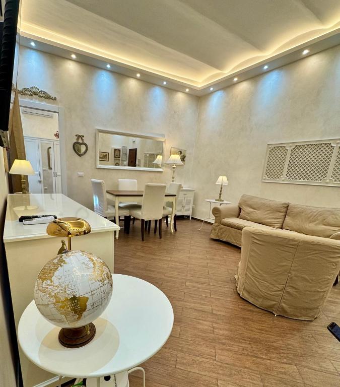 Apartment very close to S Peter square, few minutes walk to metro A - Housity