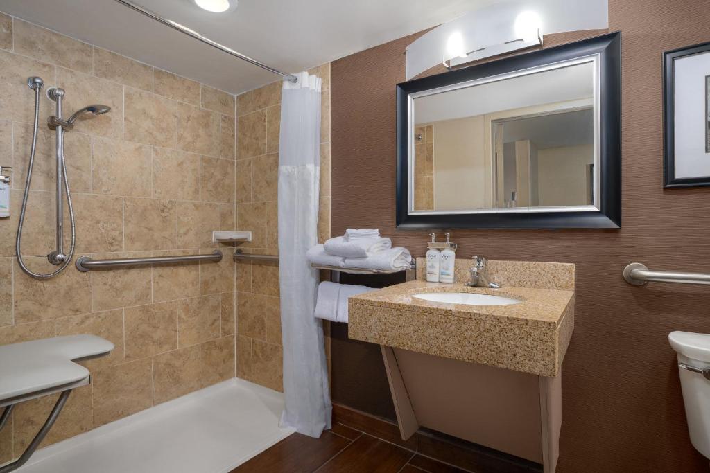Holiday Inn Express Philadelphia-Midtown, an IHG Hotel - 