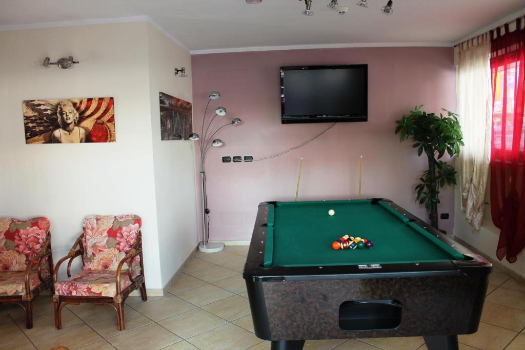 Biliár nebo kulečník v ubytování Hotel Oblio