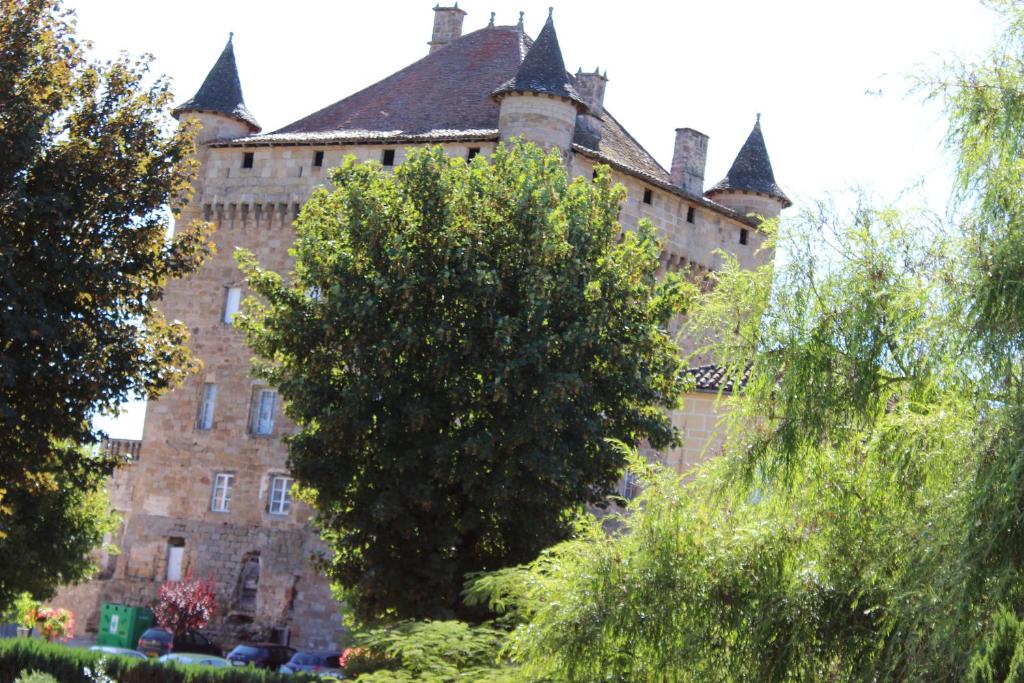 CPA Ancienne Lacapelle-Marival (46) - Château Et église - Noir Et Blanc - Vers 1900