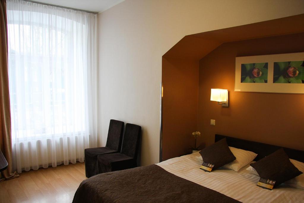 City Hotel Tallinn by Unique Hotels - Triple Room With Street View