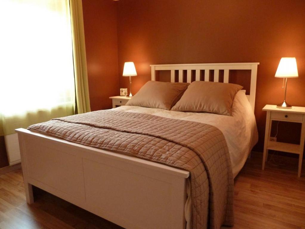 Ein Bett oder Betten in einem Zimmer der Unterkunft le g&icirc;te de vir&eacute;