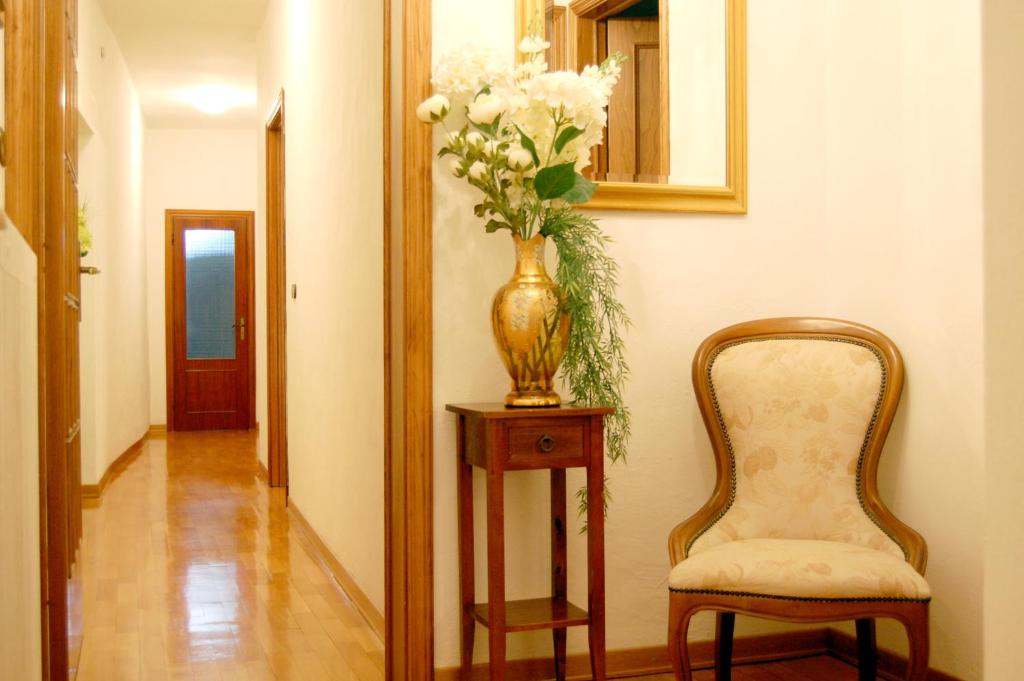 Casa del Bernini - Two-Bedroom Apartment