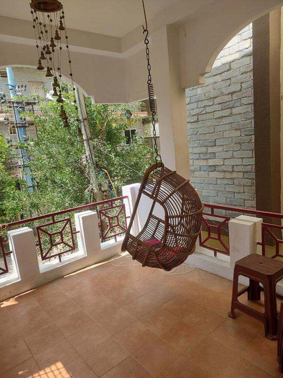 Luxurious Home in Serene BEML layout with balcony, Bengaluru (updated ...