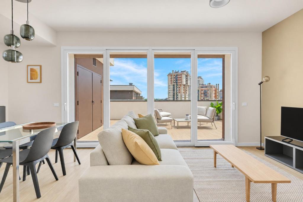 Airy Apartments with Balcony & Garage by NDP rent