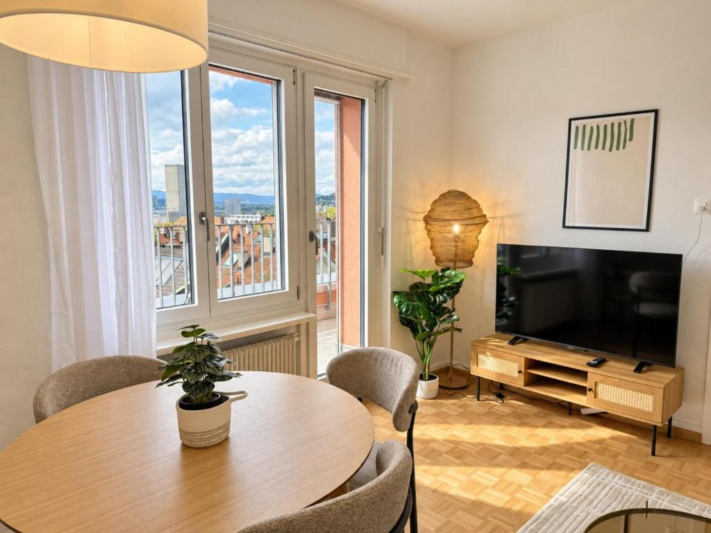 Stylish 1BR overlooking Zurich - Tilia 52