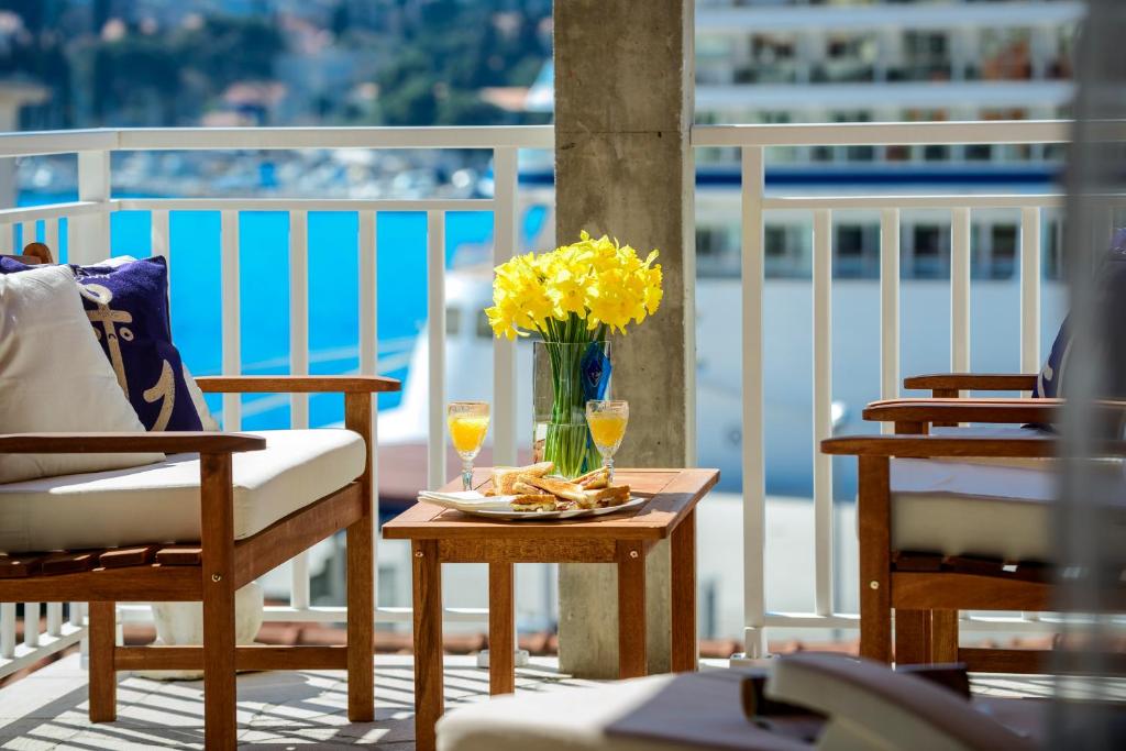 Balkón alebo terasa v ubytovaní Lorelai Apartments