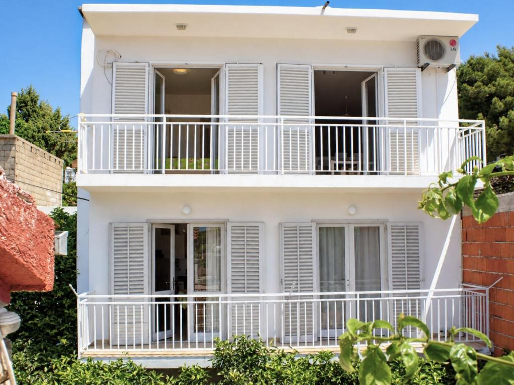 Apartment Ljilja