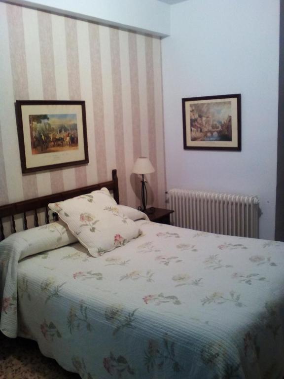 Postel nebo postele na pokoji v ubytování Hotel Andalucía