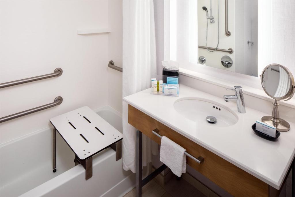 Hampton Inn & Suites by Hilton Miami Downtown/Brickell - 