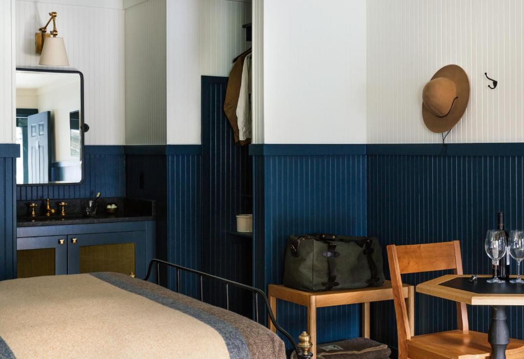Anvil Hotel photo