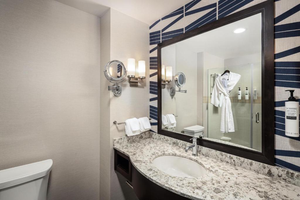 Hilton Garden Inn Seattle Downtown - 