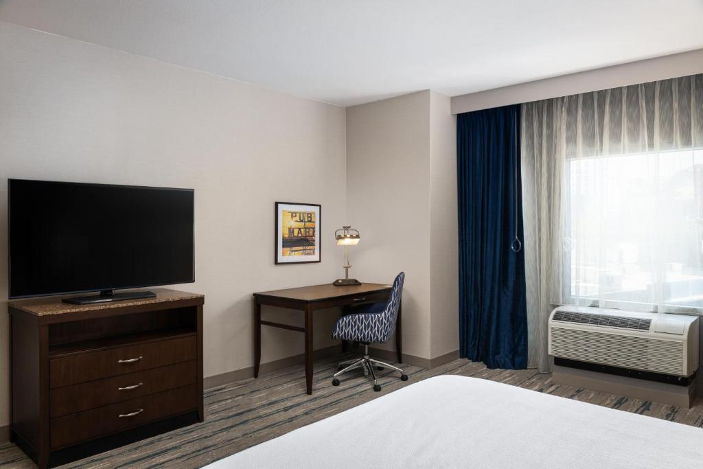 Hilton Garden Inn Seattle Downtown - 