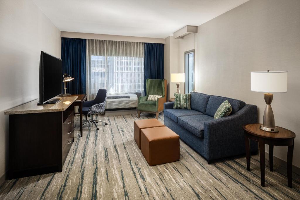 Hilton Garden Inn Seattle Downtown - 