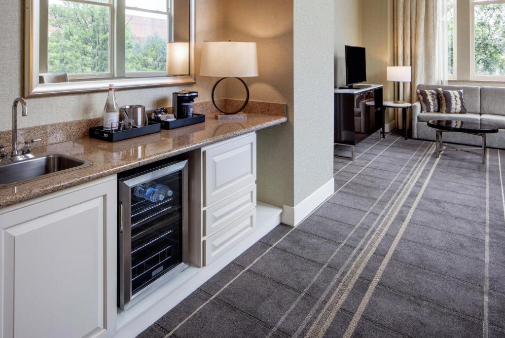 Hilton Richmond Downtown - 