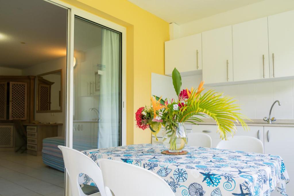 Kuchyň nebo kuchyňský kout v ubytování Residence Les Cayalines