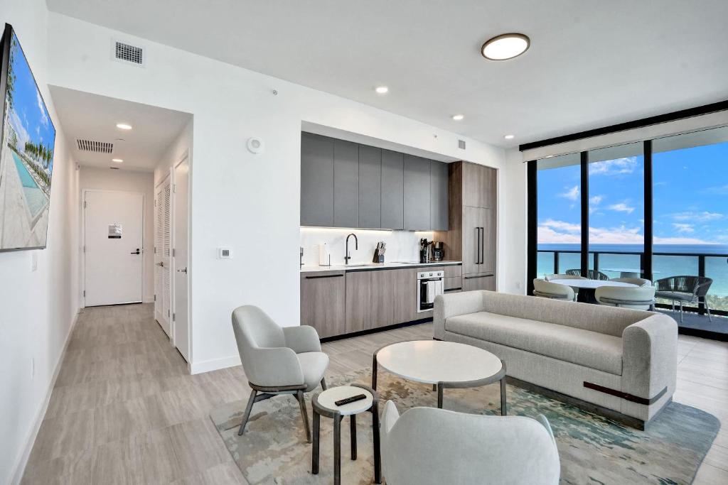 Luxury Miami Beach Condo with Ocean View & Pool, Miami Beach (updated ...