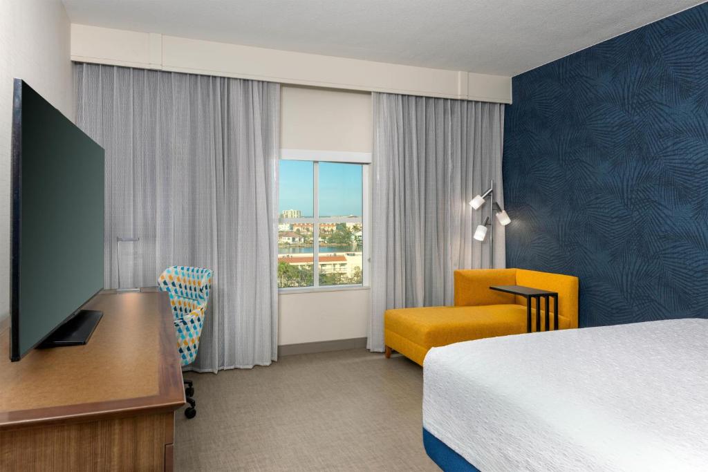 Hampton Inn and Suites Clearwater Beach - 