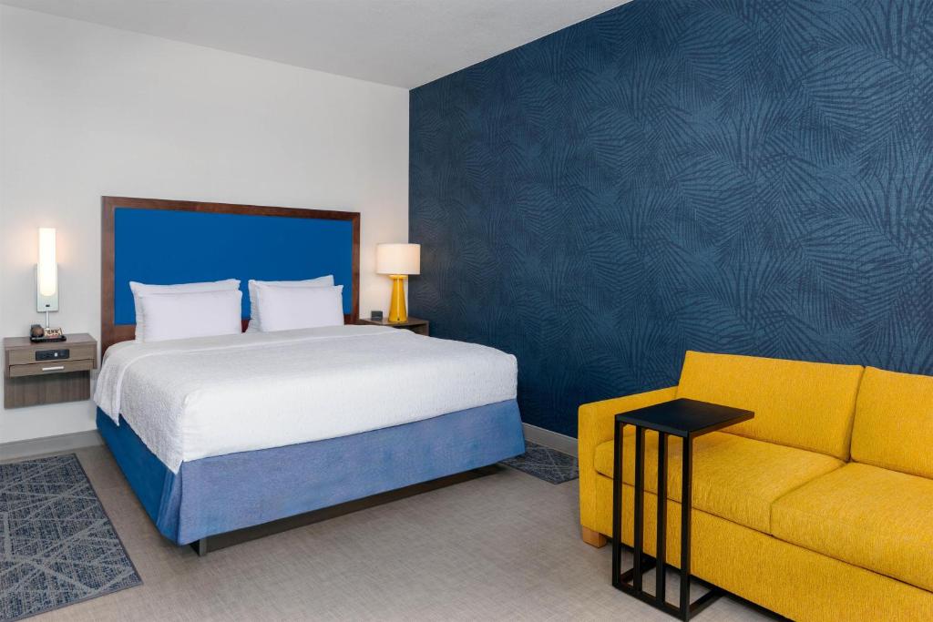 Hampton Inn and Suites Clearwater Beach - 