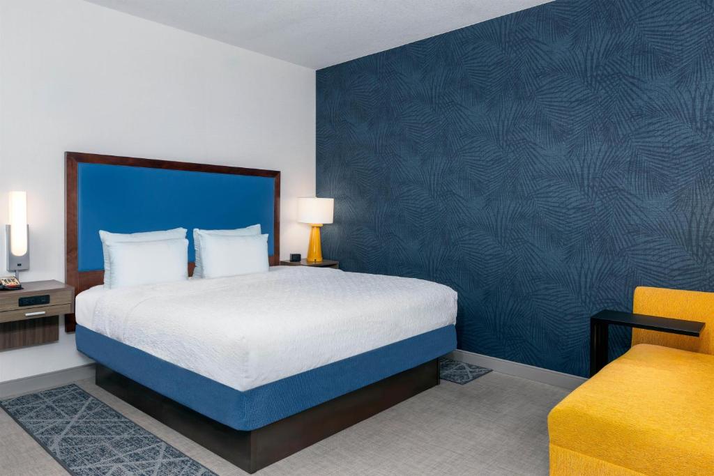 Hampton Inn and Suites Clearwater Beach - 