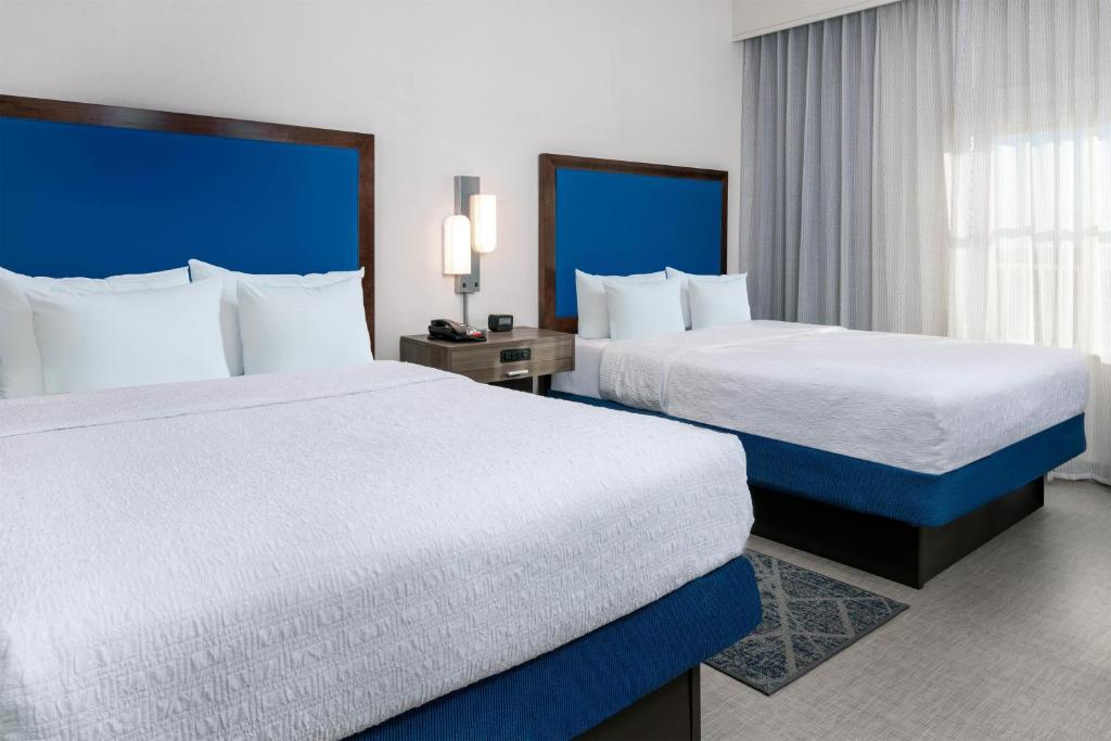 Hampton Inn and Suites Clearwater Beach - 
